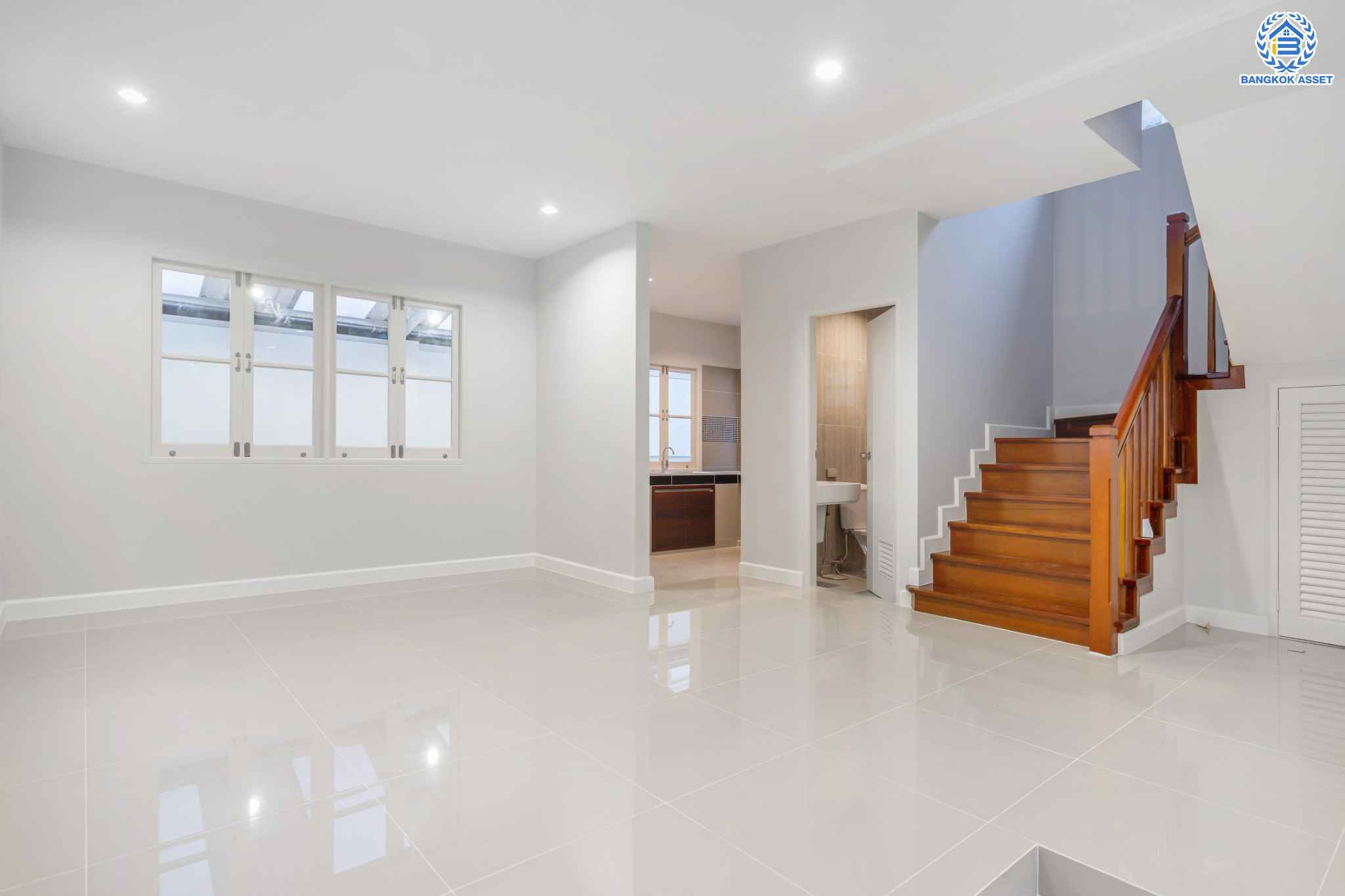 บ้านมือสองตกแต่งใหม่ แบรนด์ LH ม.ชัยพฤกษ์ ทวีวัฒนา เนื้อที่ 51 ตร.ว. ตอบโจทย์ทุกการอยู่อาศัย ด้วยฟังก์ชัน 4 ห้องนอน 3 ห้องน้ำ 1 ที่จอดรถ บนทำเลศักยภาพ เชื่อมต่อทางคู่ขนานลอยฟ้าบรมราชชนนี ใกล้ ม.มหิดล และเซ็นทรัลศาลายา